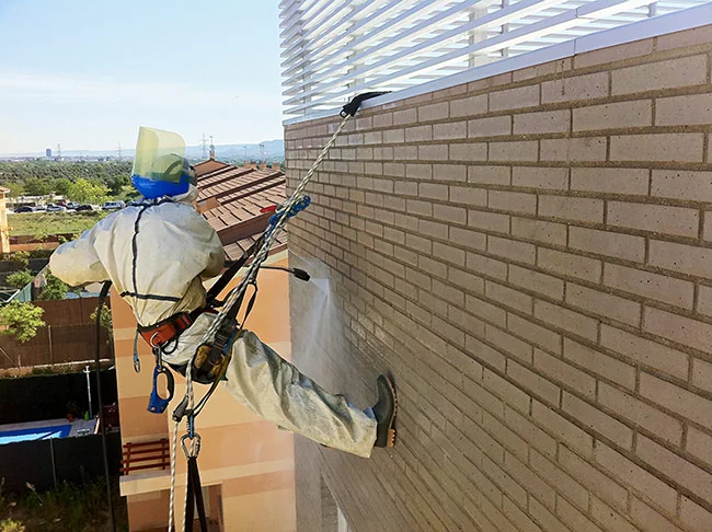 Façade cleaning